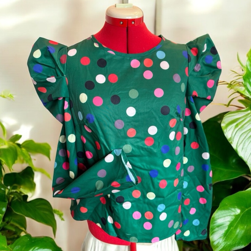 Polka dots top. Size small US 4